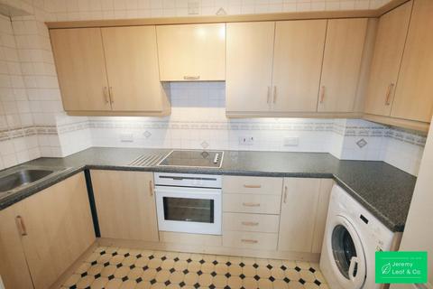 2 bedroom flat for sale, Coachmans Lodge, 24-26 Friern Park, North Finchley, N12