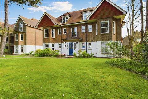 2 bedroom apartment for sale, Grand Avenue, Worthing BN11 5BP