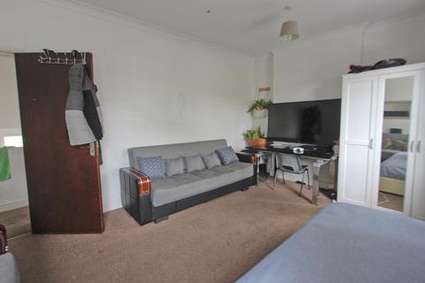 2 bedroom terraced house for sale, Hampton Road, London E7