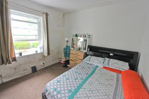 2 bedroom flat for sale, Hampton Road, London E7