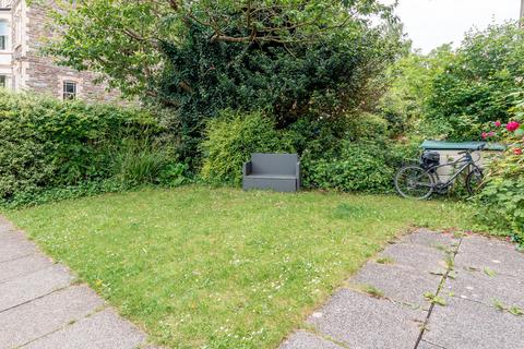 Flat 2, 13 Royal Park, Bristol, BS8 3AL