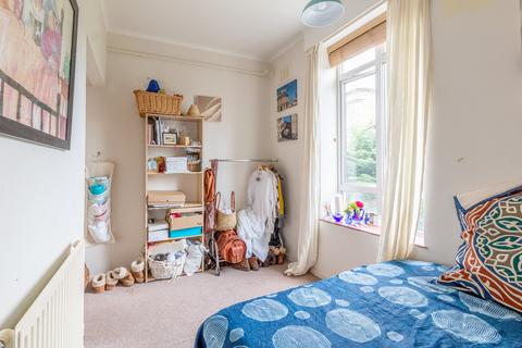 Flat 2, 13 Royal Park, Bristol, BS8 3AL