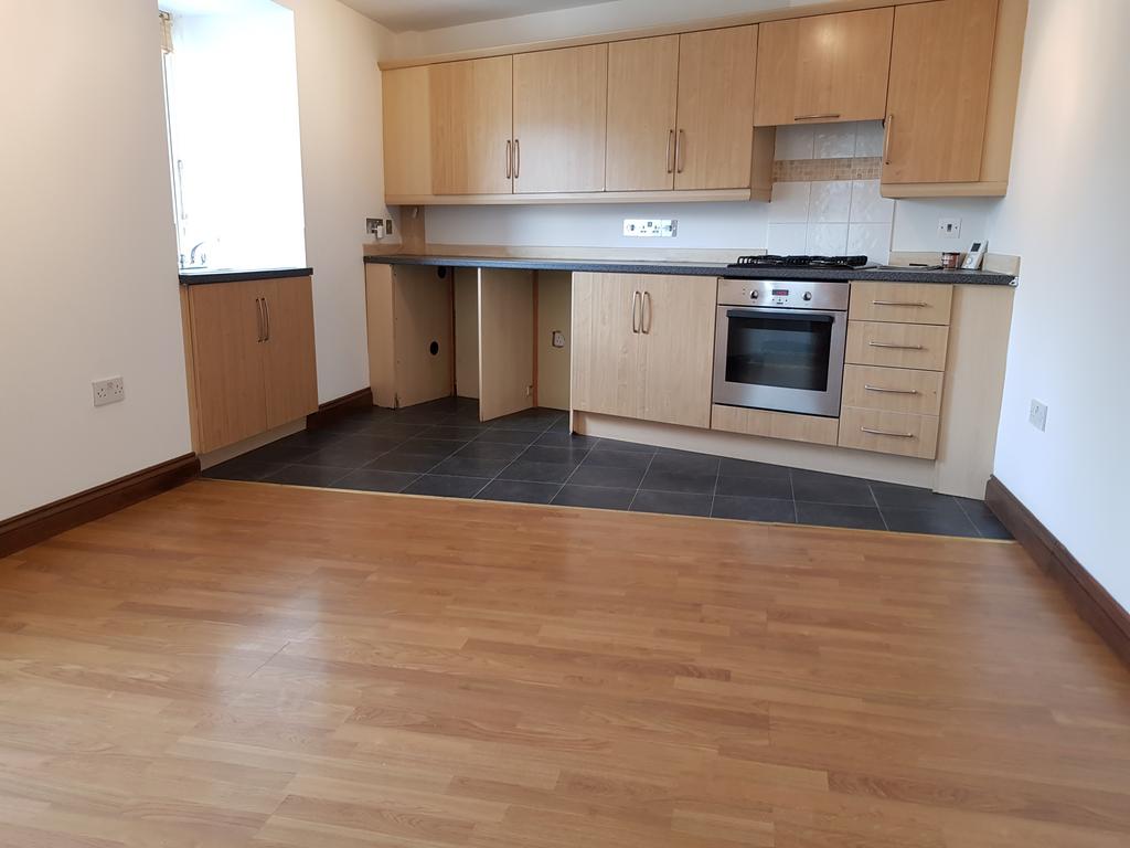 South Street, Wincanton BA9 2 bed flat to rent £795 pcm (£183 pw)