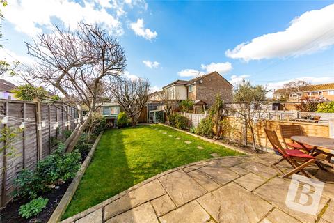 3 bedroom end of terrace house for sale, Valley Close, Waltham Abbey, Essex, EN9