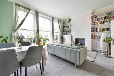2 bedroom flat for sale, 198A Lavender Hill, London, SW11 1JA