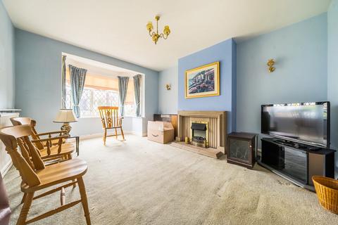 8 Lakeside Drive, Bromley, BR2 8QG