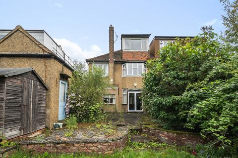8 Lakeside Drive, Bromley, BR2 8QG
