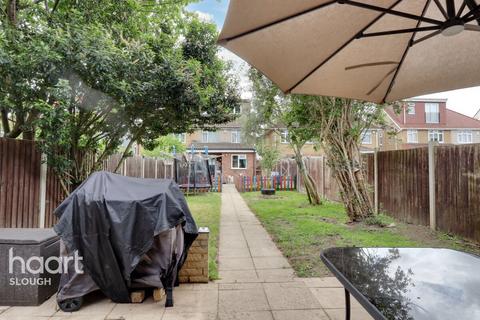 4 bedroom semi-detached house for sale, Shaggy Calf Lane, Slough