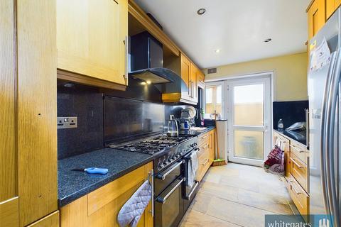 11 Colston Close, Bradford, BD8 0BN