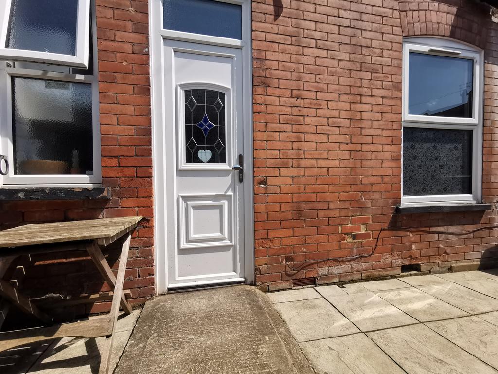 Ashburnham Road, Luton, Bedfordshire 1 bed end of terrace house to rent