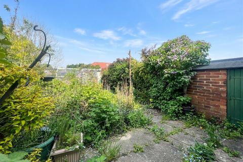 3 bedroom terraced house for sale, Marlowe Road, Broadwater, Worthing BN14 8EZ