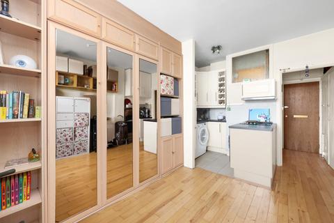 Studio for sale, Russell Court, Bloomsbury, London WC1H