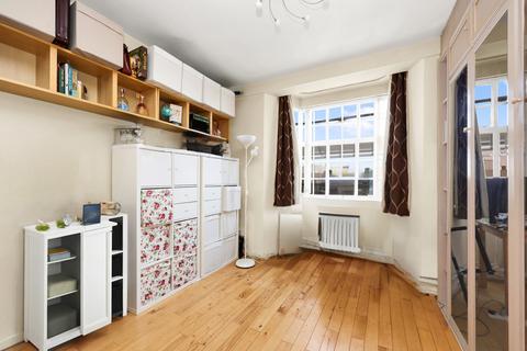 Studio for sale, Russell Court, Bloomsbury, London WC1H