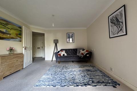 1 bedroom flat for sale, St. Edmunds Court, Leeds LS8