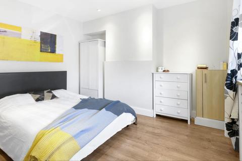2 bedroom maisonette for sale, Hatton Avenue, Slough SL2