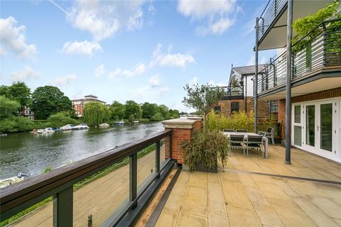 3 bedroom apartment for sale, Petersham Road, Richmond, TW10