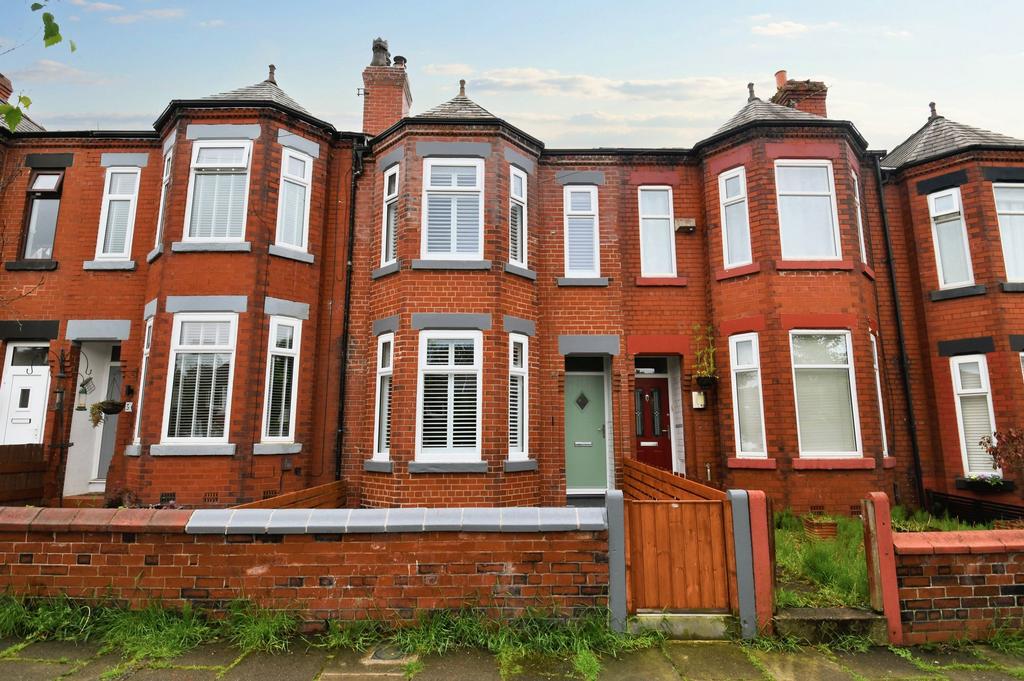 Light Oaks Road, Salford, M6 2 bed terraced house for sale £250,000