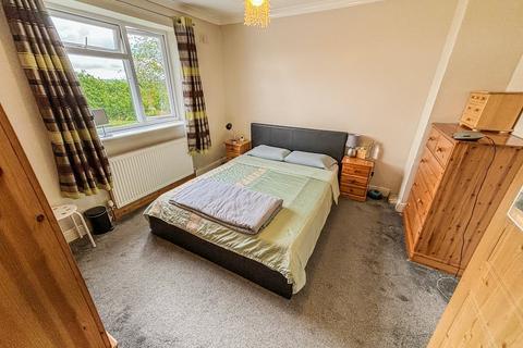 24 Links Drive, Tilehurst, Reading, RG30 4YT
