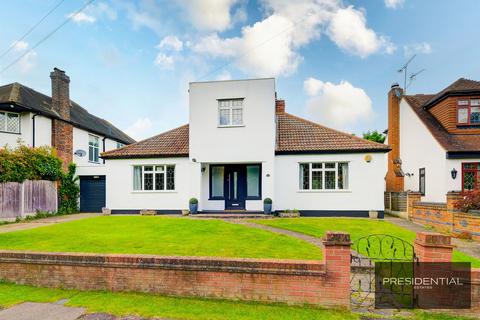 4 bedroom detached house for sale, Chigwell IG7