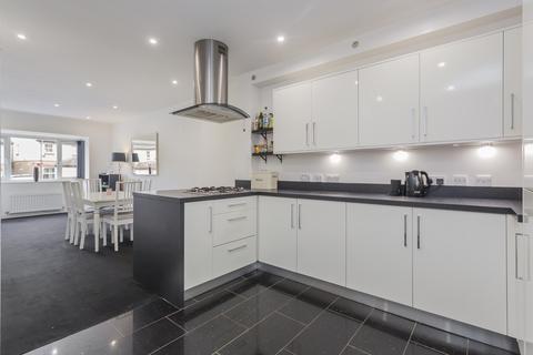 8 Berryknowes Drive, Glasgow, G52 2DZ