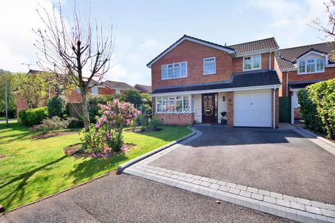 4 bedroom detached house for sale, Spinney Close, Burntwood, WS7