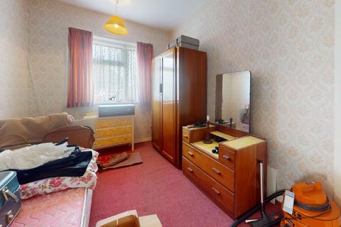 114 Alnwick Road, London, SE12 9BS