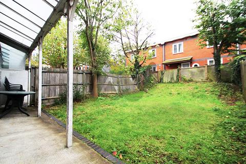 3 bedroom terraced house to rent, Nelson Mandela Close, Muswell Hill N10