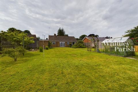 3 bedroom detached bungalow for sale, Heywood Road, Diss