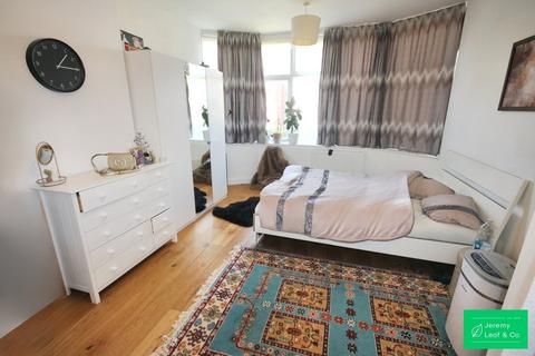 2 bedroom apartment for sale, Grove Avenue, London, N3