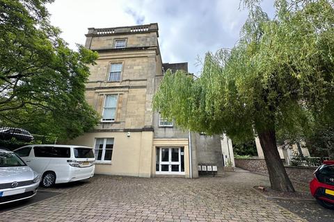 1 bedroom flat to rent, Dyrham Court, Clifton Park, BS8