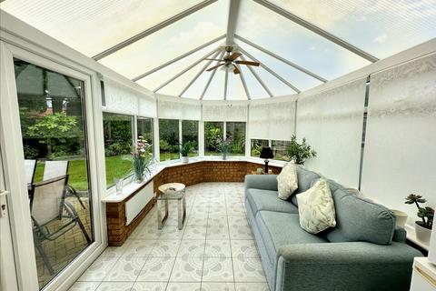 15 Broadstone Close, Prestwich, Manchester, M25 9QA