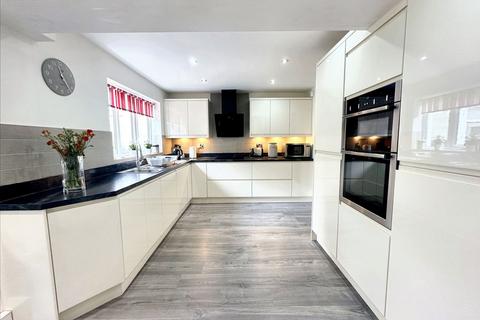 15 Broadstone Close, Prestwich, Manchester, M25 9QA