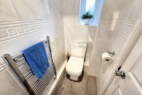 15 Broadstone Close, Prestwich, Manchester, M25 9QA