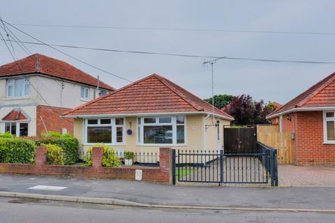 2 bedroom detached bungalow for sale, Totton, Southampton