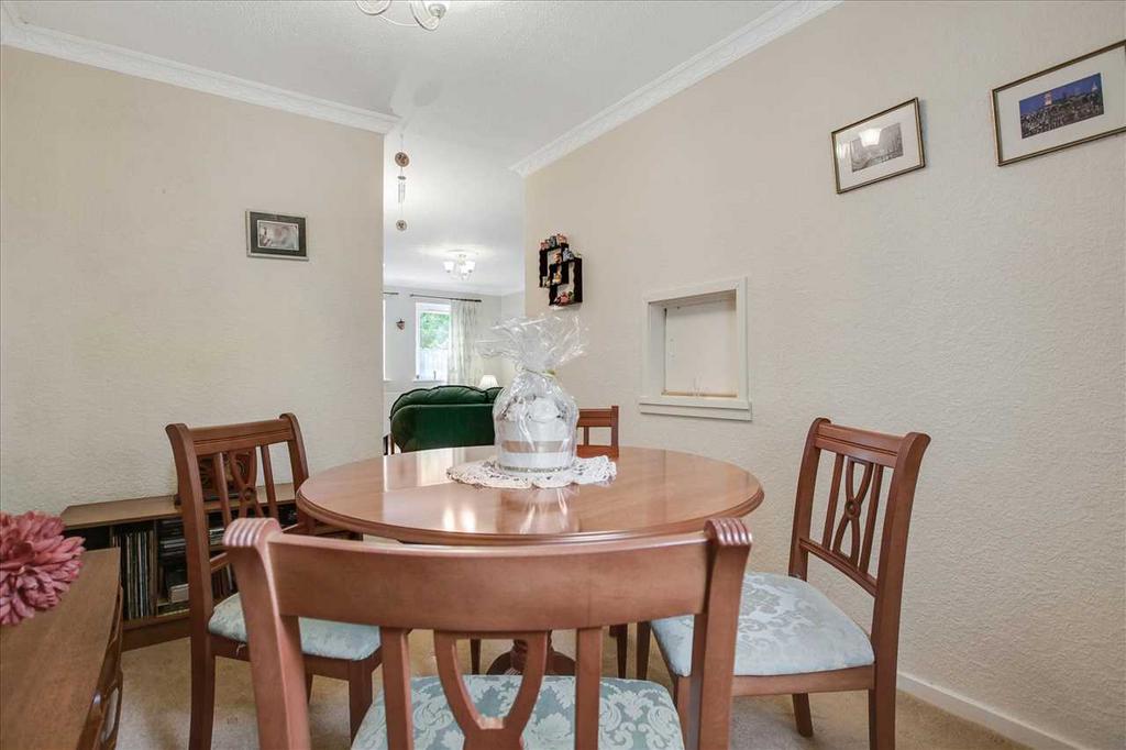Dining Area (2)