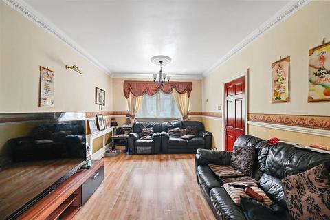 3 bedroom terraced house for sale, Treswell Road, Dagenham, Essex