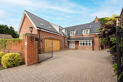 5 bedroom detached house for sale, Lady Hamilton Lane, Scratby