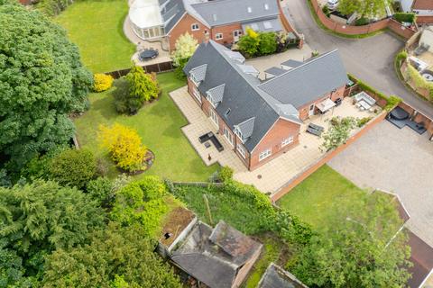 5 bedroom detached house for sale, Lady Hamilton Lane, Scratby