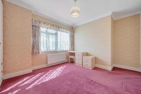 2 bedroom bungalow for sale, Melrose Gardens, Reading RG2