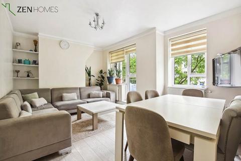 3 bedroom flat for sale, Hilldrop Estate, London N7