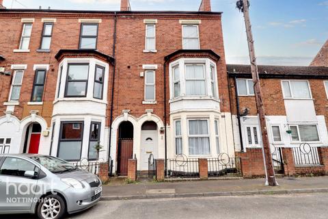 5 bedroom terraced house for sale, 19 Alberta Terrace NG7 6JA