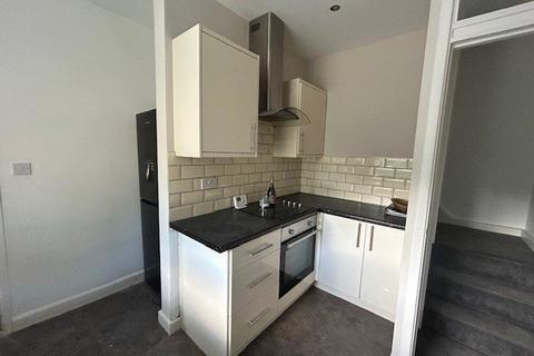 2 bedroom terraced house to rent, Oak Place, Baildon, Shipley, West Yorkshire, UK, BD17