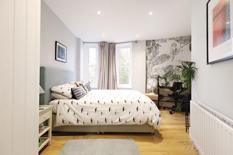 2 bedroom flat for sale, Oval Mansions, Kennington Oval, London