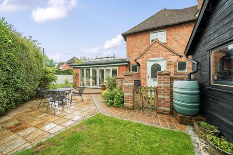 8 Binhams Meadow, Dunsfold, Godalming, GU8 4LF