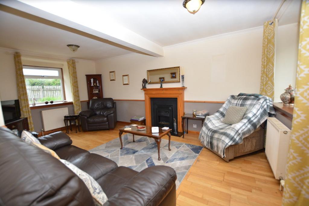 Burnside Road, Mauchline, KA5 3 bed detached house for sale £199,995