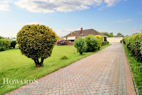 3 bedroom detached bungalow for sale, Ormesby Road, Caister-on-Sea