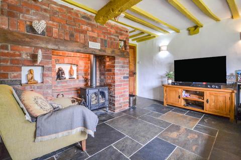 2 bedroom terraced house for sale, The Lane, Bricklehampton, Worcestershire