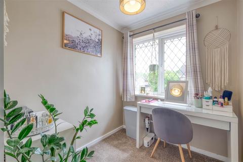 2 Allensmore Close, Redditch, B98 0AS