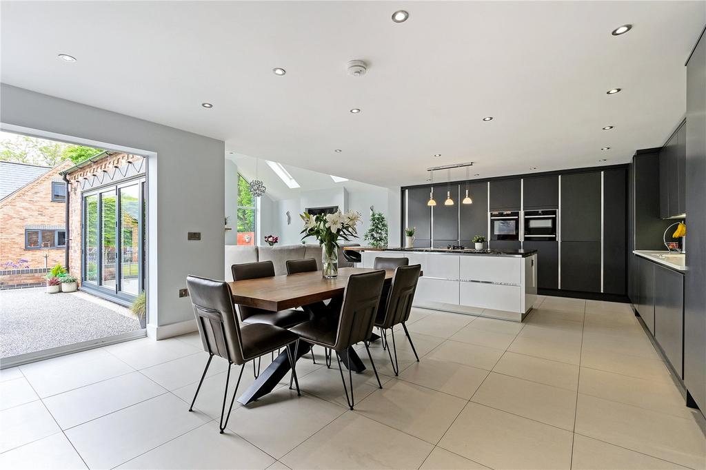 Kitchen /Dining Room