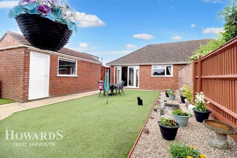 2 bedroom semi-detached bungalow for sale, Westerley Way, Caister-on-Sea